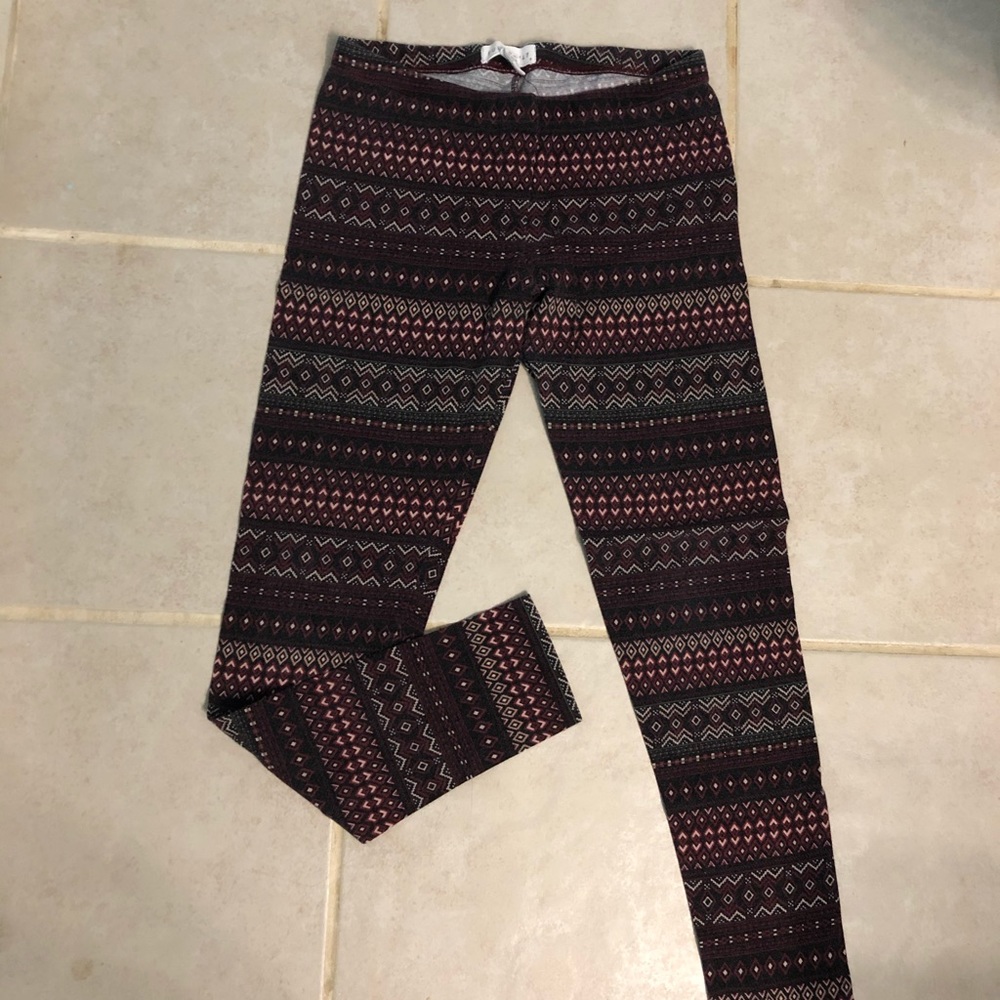 Maroon patterned leggings